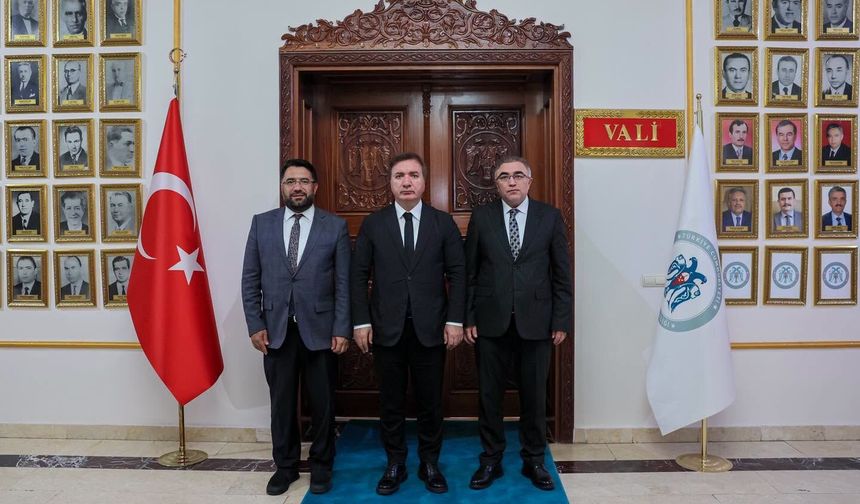 Vali Aydoğdu, Halef ve Selefi Kabul Etti...