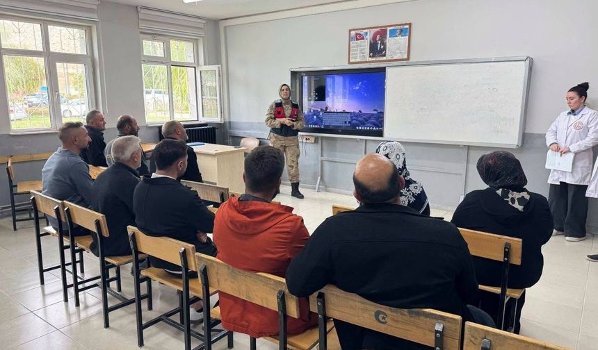 Erzincan'da Jandarmadan Okullarda Sıkı Denetim