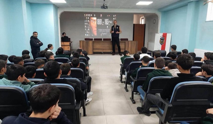 Erzincan Emniyeti'nden Öğrencilere Önemli Bilgilendirme: 300 Öğrenciye Ulaşıldı!