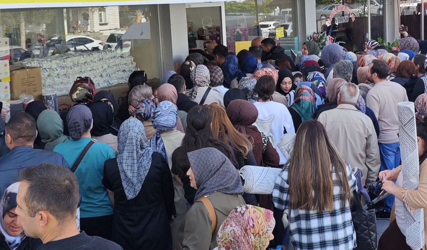 Erzincan'da Ucuz Mağaza Açılışında Yoğunluk Yaşandı