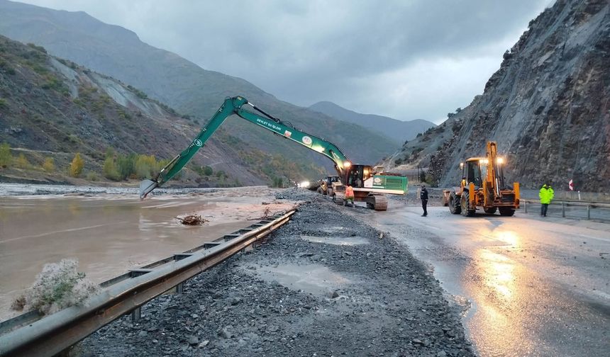 Sansa Geçidi’nde Yol Kapanması, Kemaliye’de Olumsuz Hava: Karaman’dan Açıklama