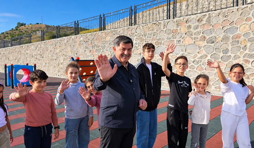 Doğu'nun En Büyüğü Erzincan'da Açıldı. 6 Bin Metrekarelik Alan Çocukların Oldu!