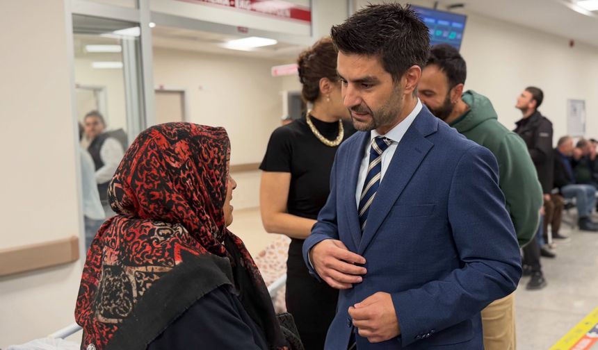 Erzincan’da Hasta Hakları Günü: Başhekim Taş Servisleri Ziyaret Etti