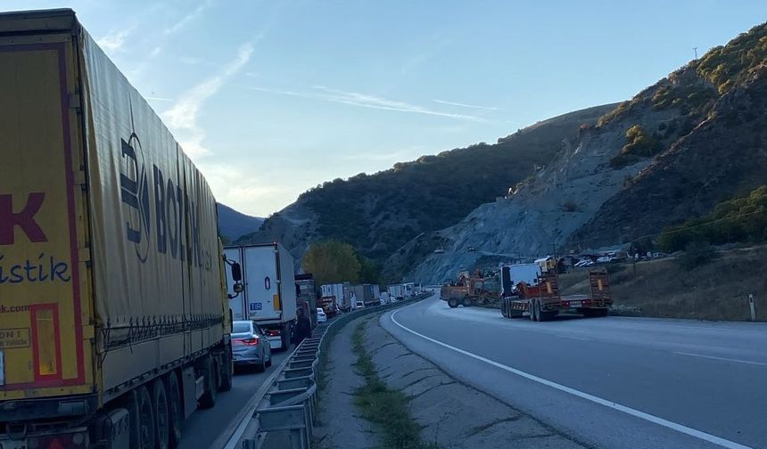 Erzincan - Tercan Karayolunda Heyelan