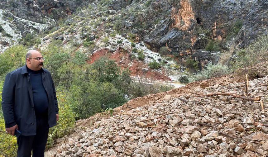 Erzincan'ın İlçesinde Heyelanlar Meydana Geldi