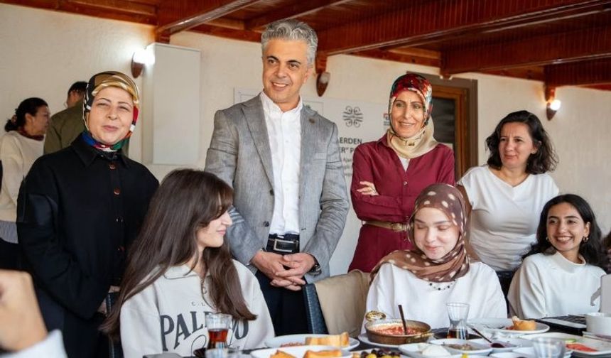 EBYÜ Sağlık Bilimleri Fakültesinde Gelenek Bozulmadı