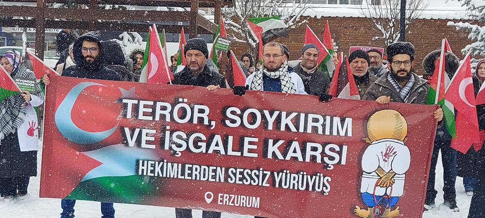 Erzurum'daki Sağlık Çalışanlarından Gazze'ye Destek: Kar Altında Sessiz Yürüyüş