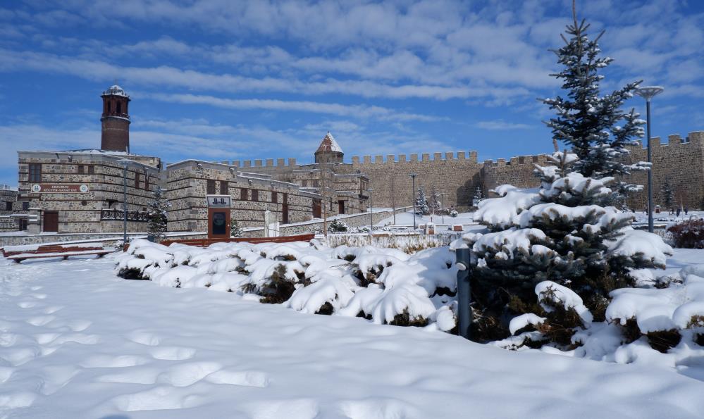 Erzurum'da Kışın Şiddeti Artıyor: Termometreler -21 Dereceyi Gösterdi