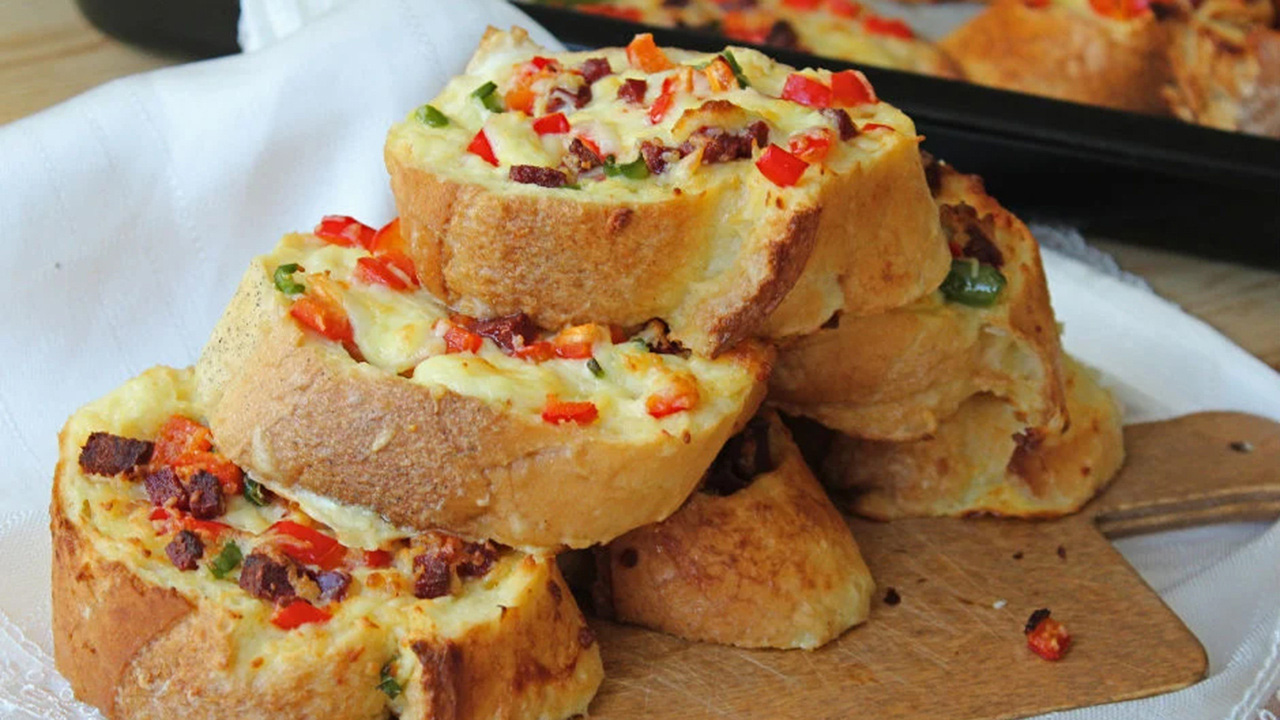 Fırında Ekmek Pizzası Tarifi