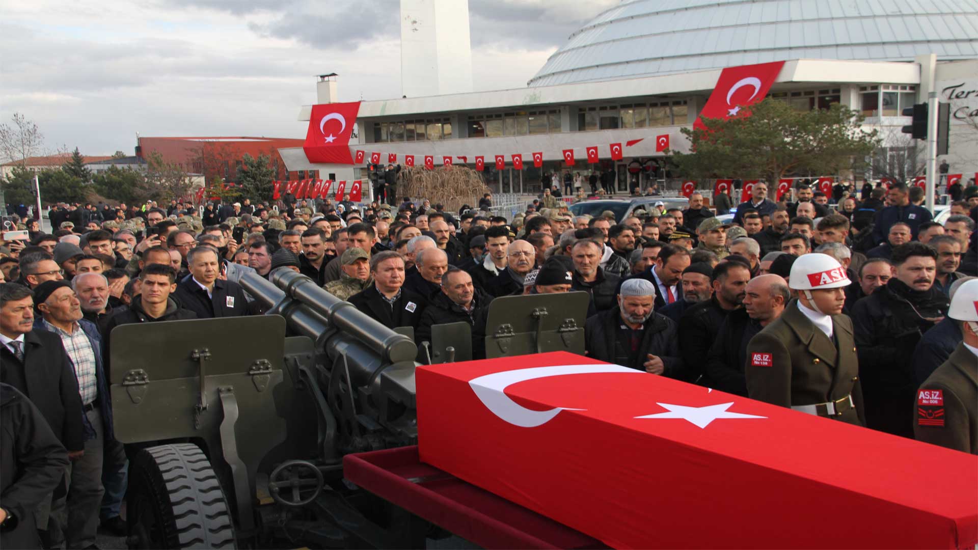 Erzincan Şehidini Son Yolculuğuna Uğurladı5