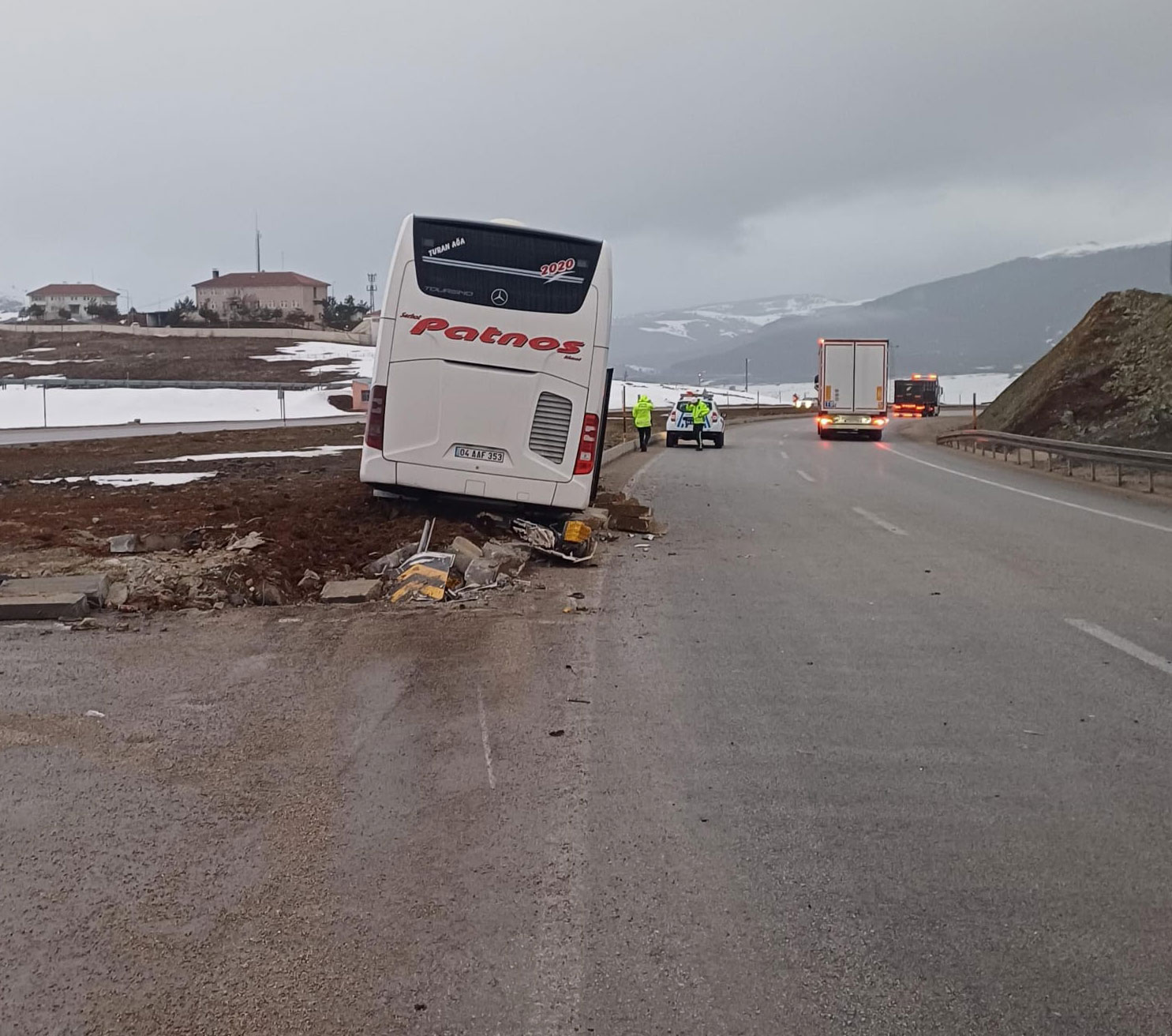 Erzincan Refahiye E80 Karayolu Bulgurçayırı Mevkisinde Trafik Kazası 2