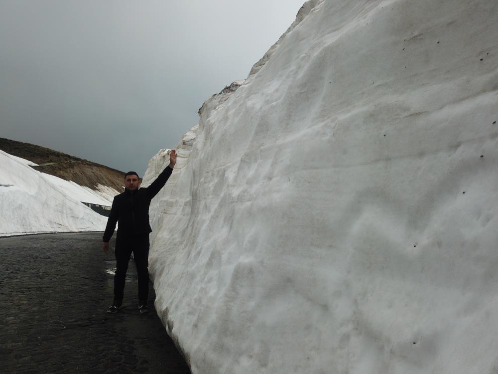 Nemrut'ta Mayıs'ta Bile Kar Kalınlığı 5 Metreyi Buluyor2