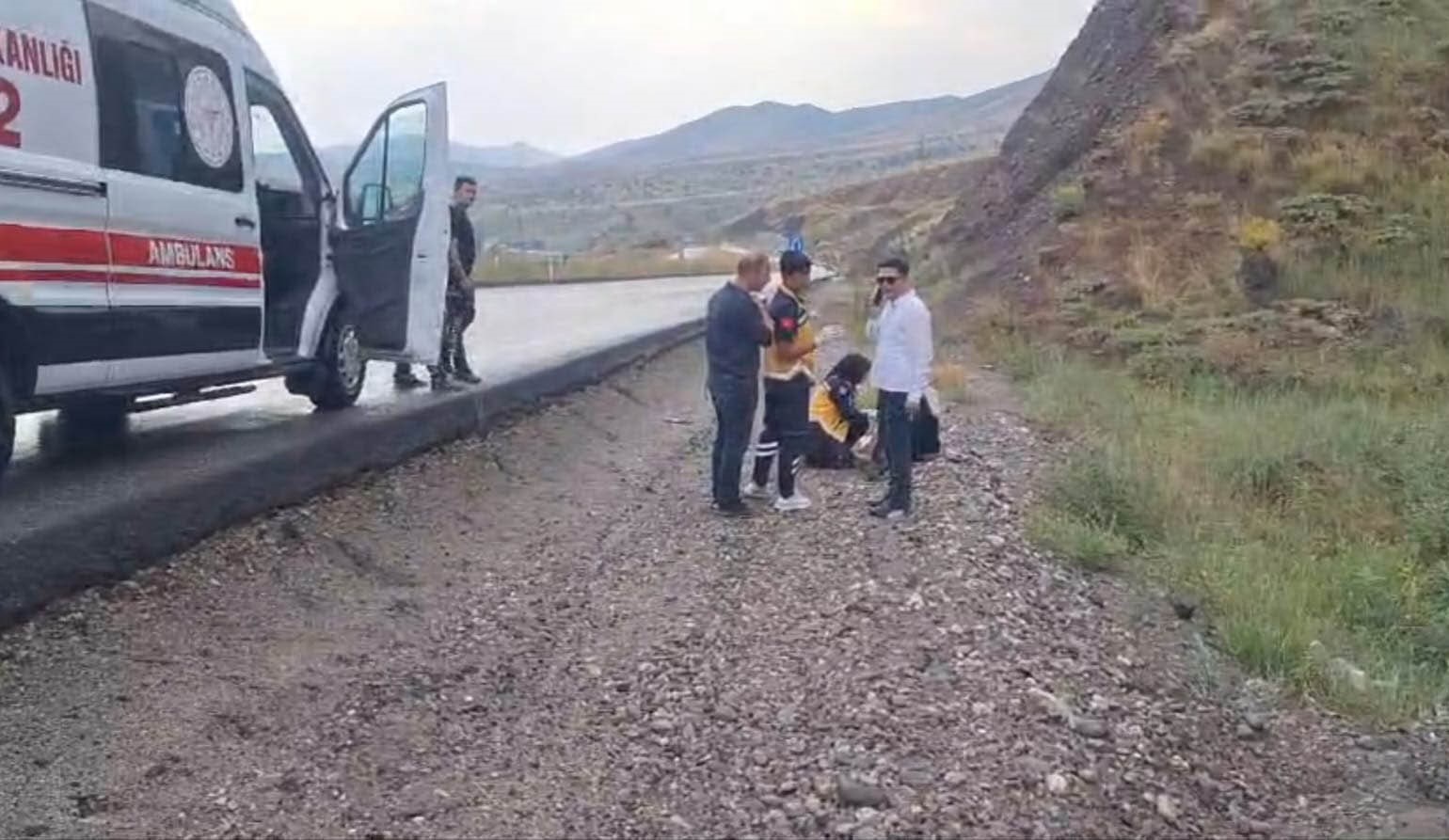 Erzincan Erzurum Karayolunda Otomobil Takla Attı  3 Yaralı 3