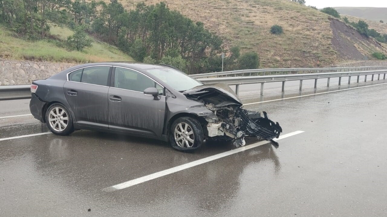 Erzincan Yolunda Kaza! 2’Si Ağır (1)