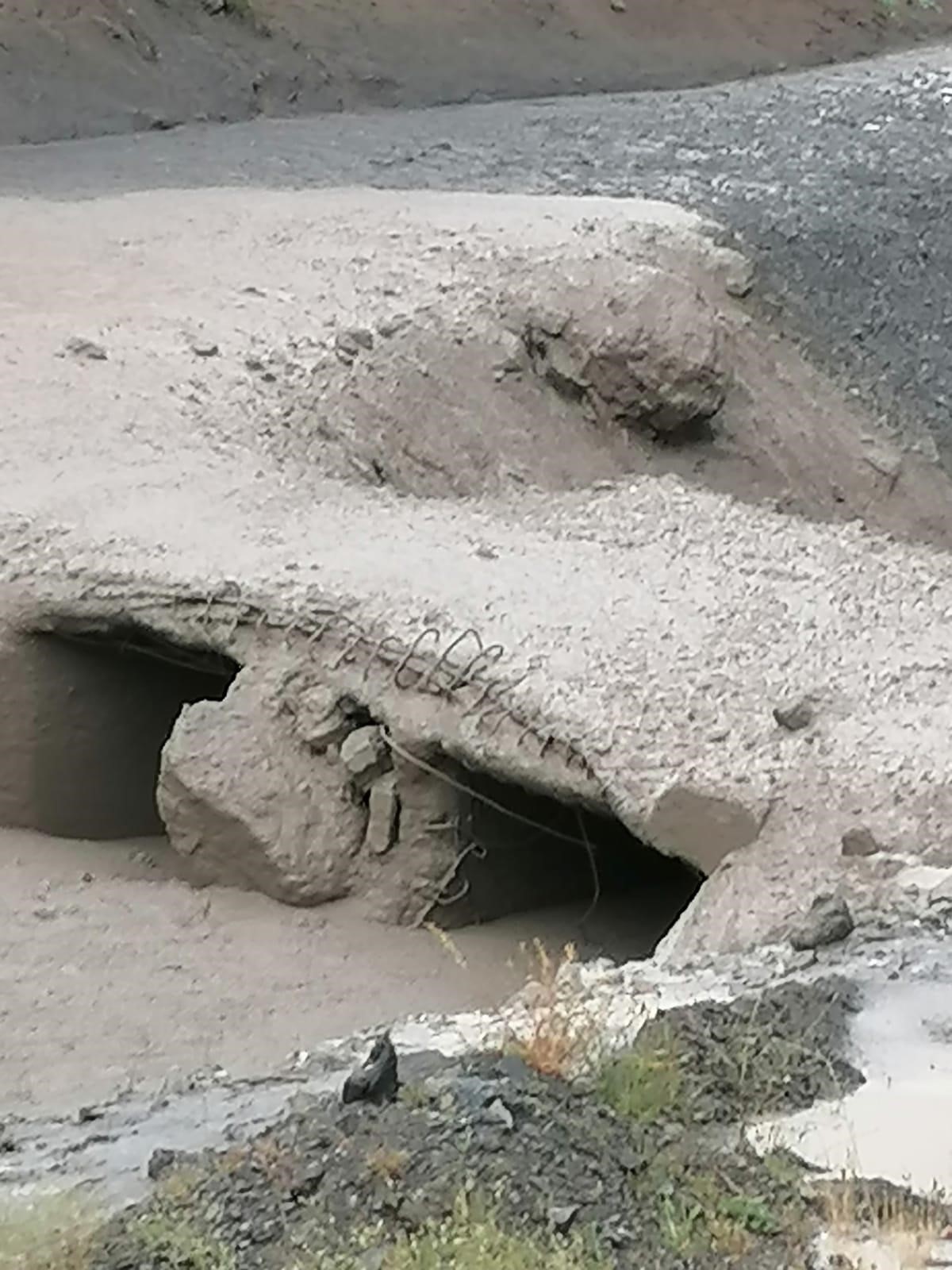 Erzincan’ın Komşu Ilçesinde Sel! Köy Yolu Ulaşıma Kapandı 1