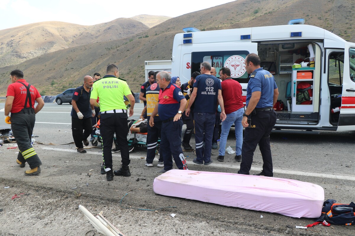 Erzincan’da Feci Kaza 4 Ölü, 2 Y