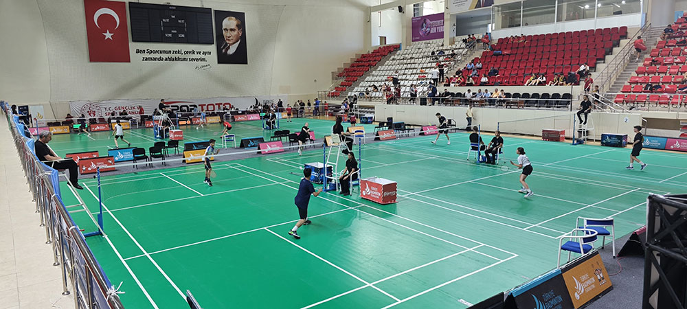 Türkiye’nin Lideri Erzincan.badminton 2