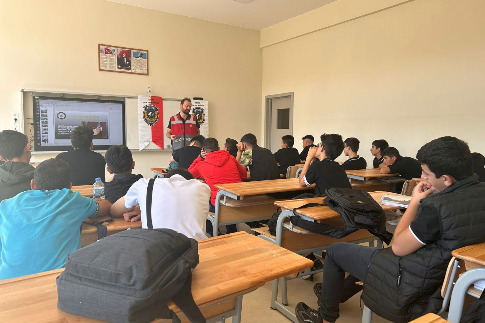 Çocuk Polisi Bilgilendiriyor...