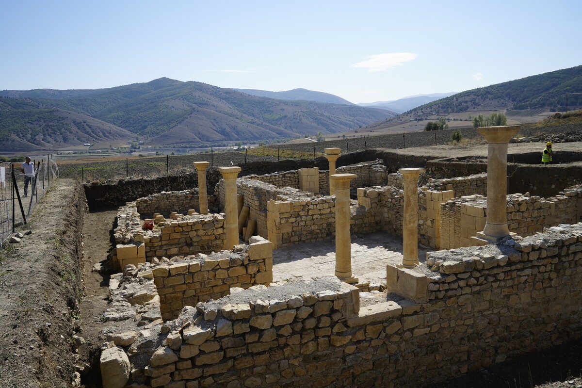 Erzincan Sınırında Bulunan 5 Bin Yıllık Kentin Sırları 9