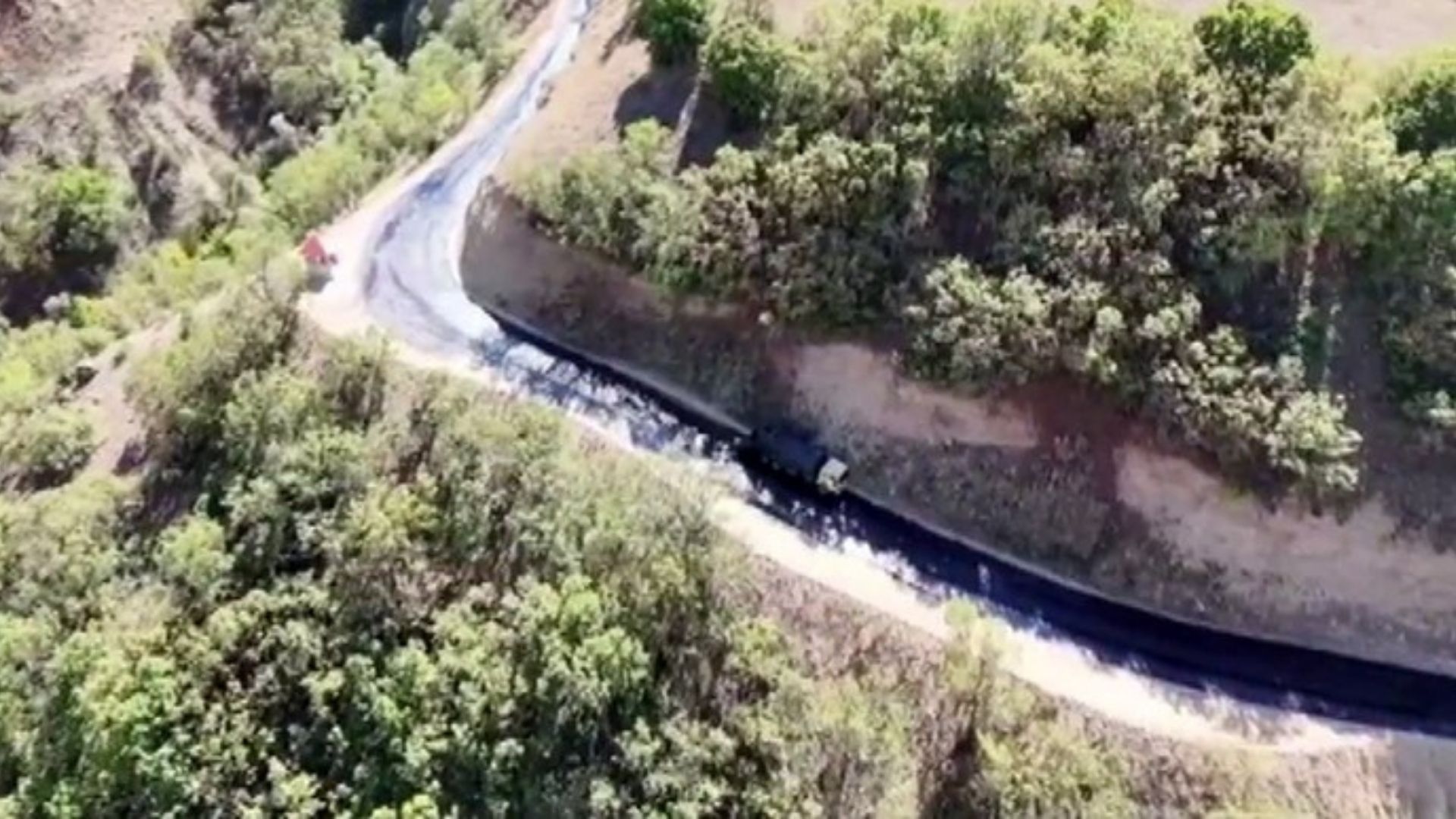 Erzincan’ın Yanı Başında Doğa Harikası Pülümür Salördek Köyün Yolu Yenileniyor