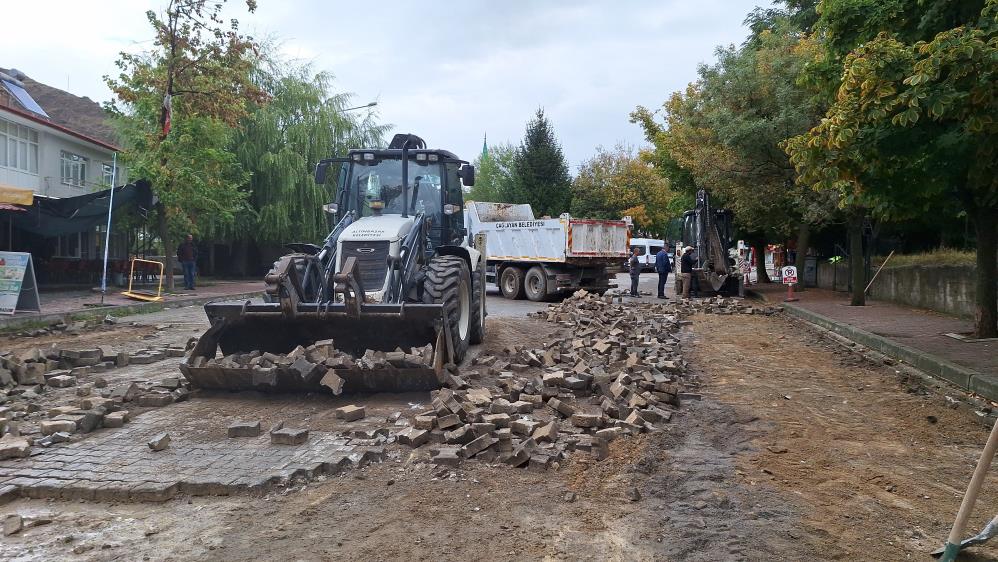 Erzincan'da o beldeye giden yol asfaltlanıyor-1