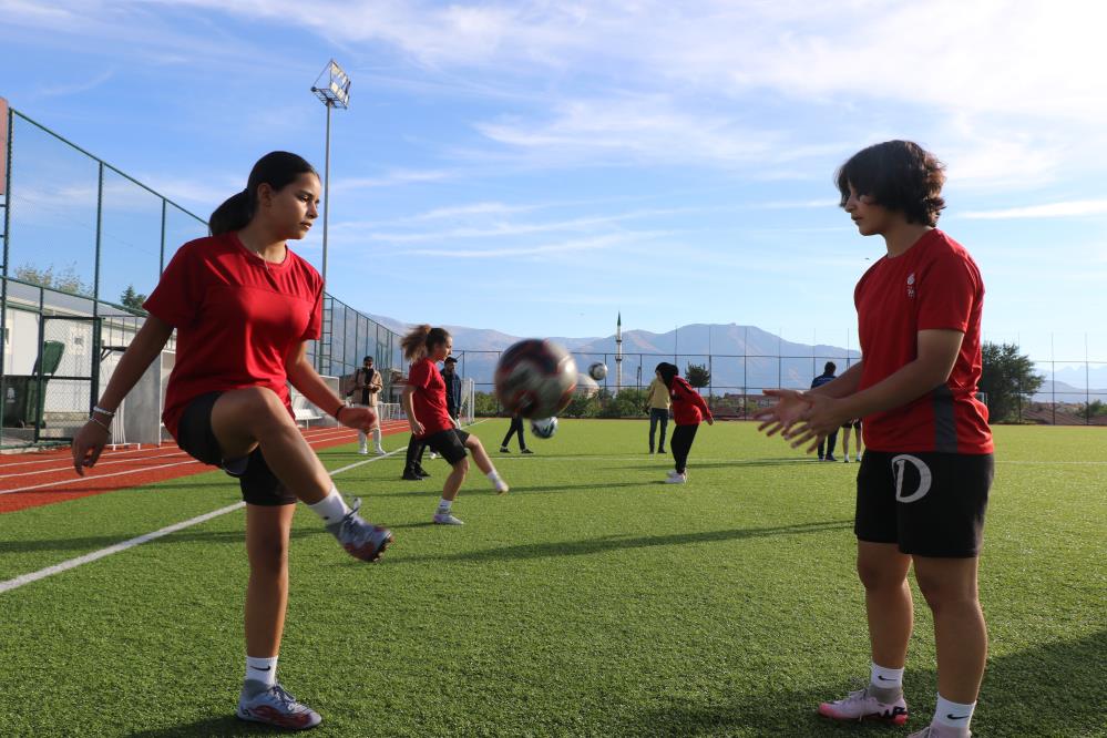 Gençlergücü Kadın Futbol Takımı-1