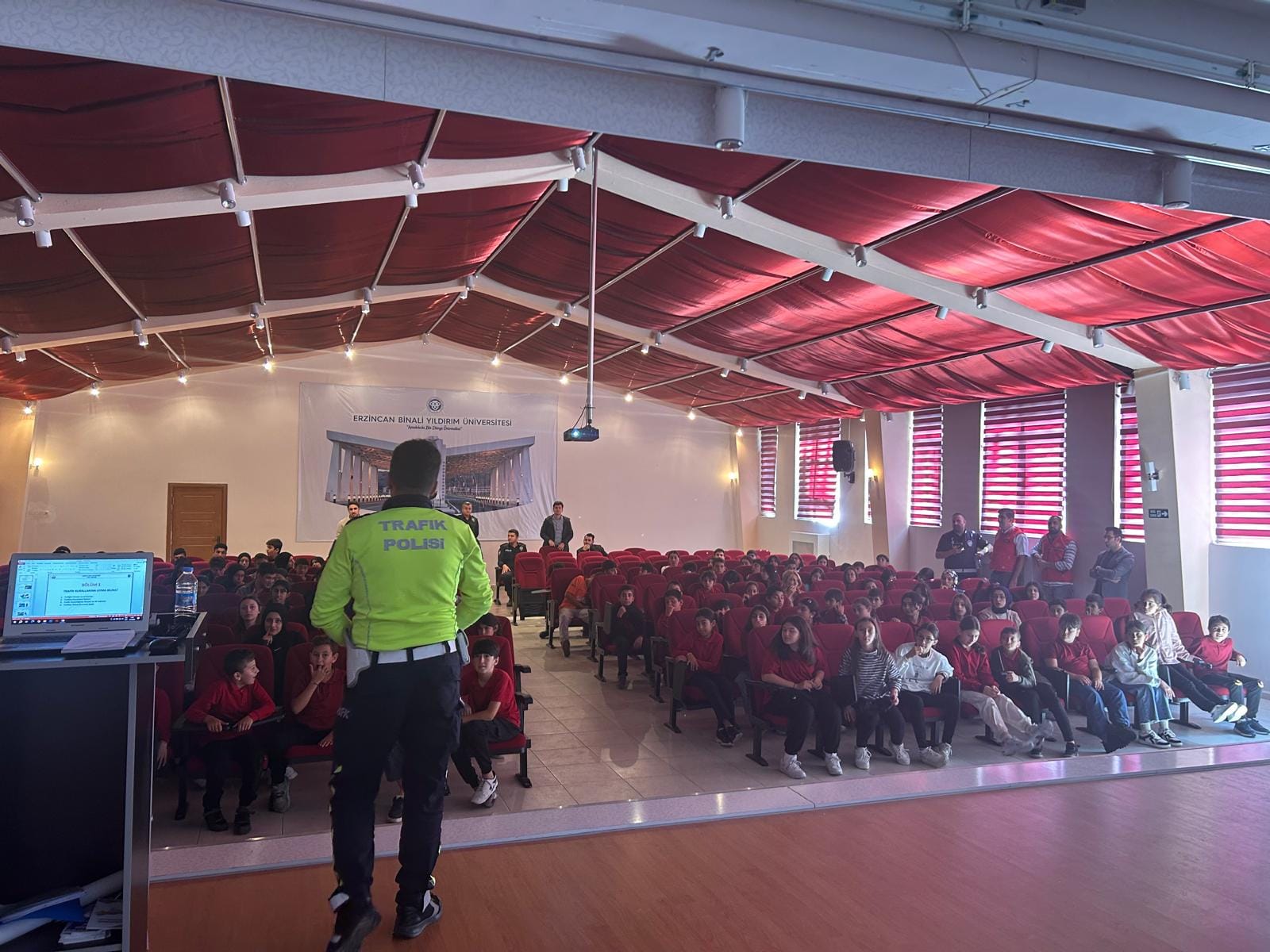 Erzincan’da Çocuk Polisi Okul Okul Geziyor (1)