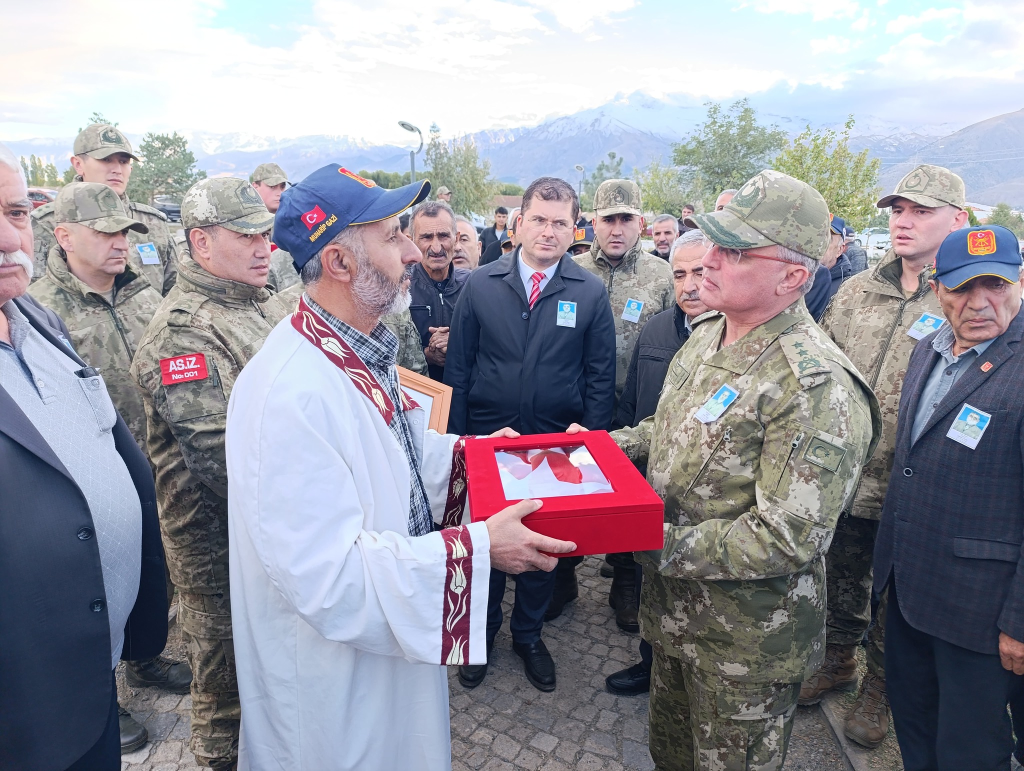 Erzincan’da Kore Gazisi Son Yolculuğuna Uğurlandı (2)