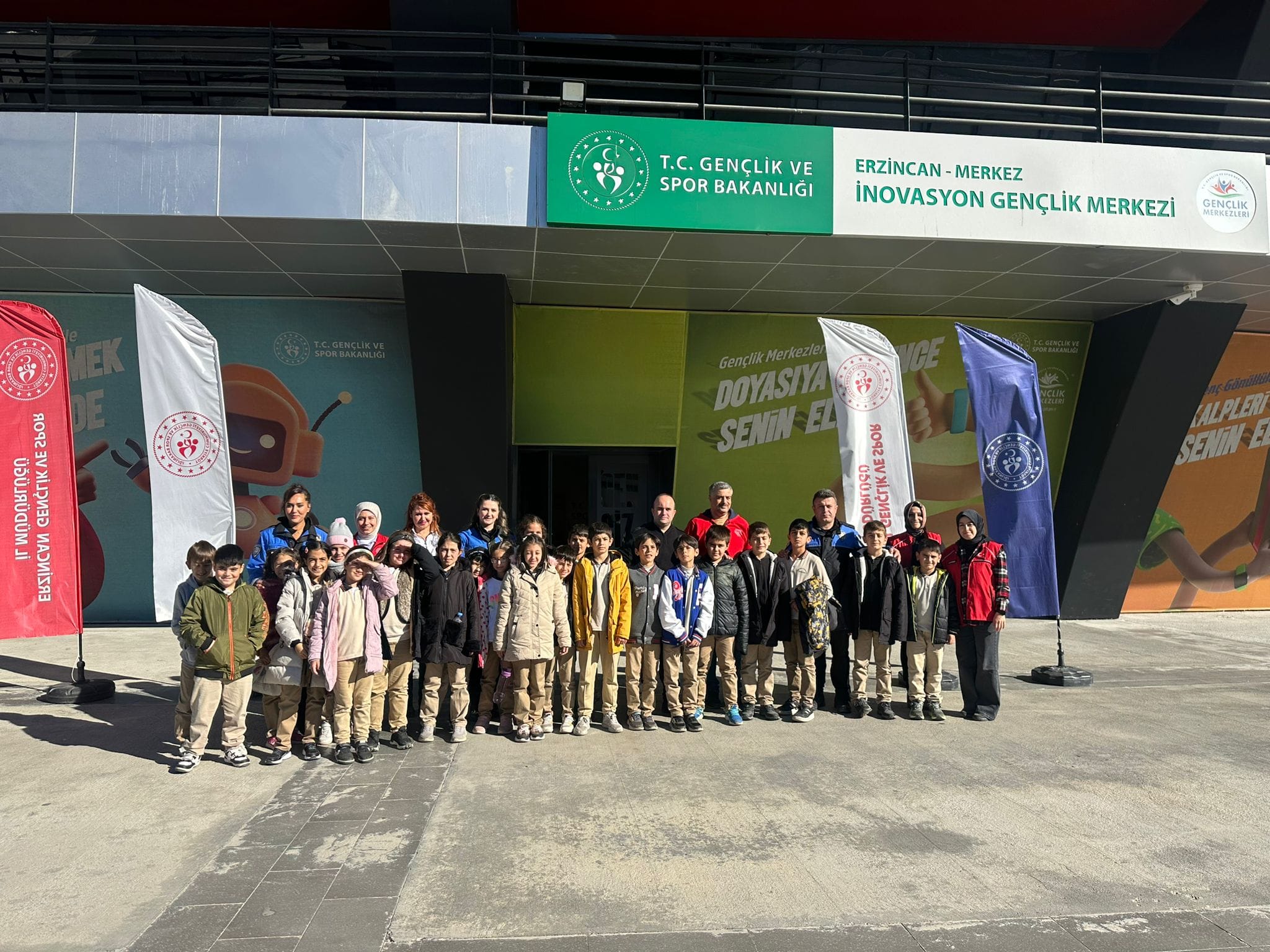 Erzincan'da Öğrenci Polis Eşliğinde Iz Sürdüler