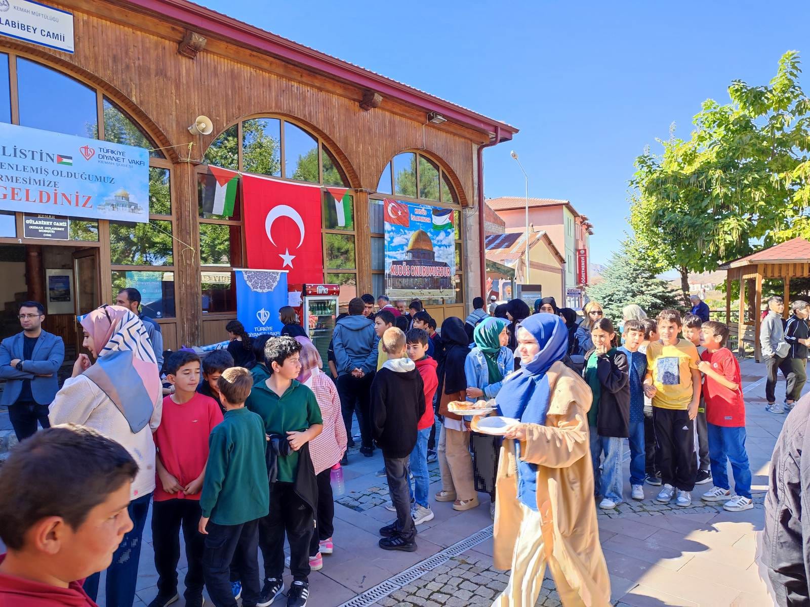 Tarihi Gülabibey Camii’nde Filistin Için… (5)