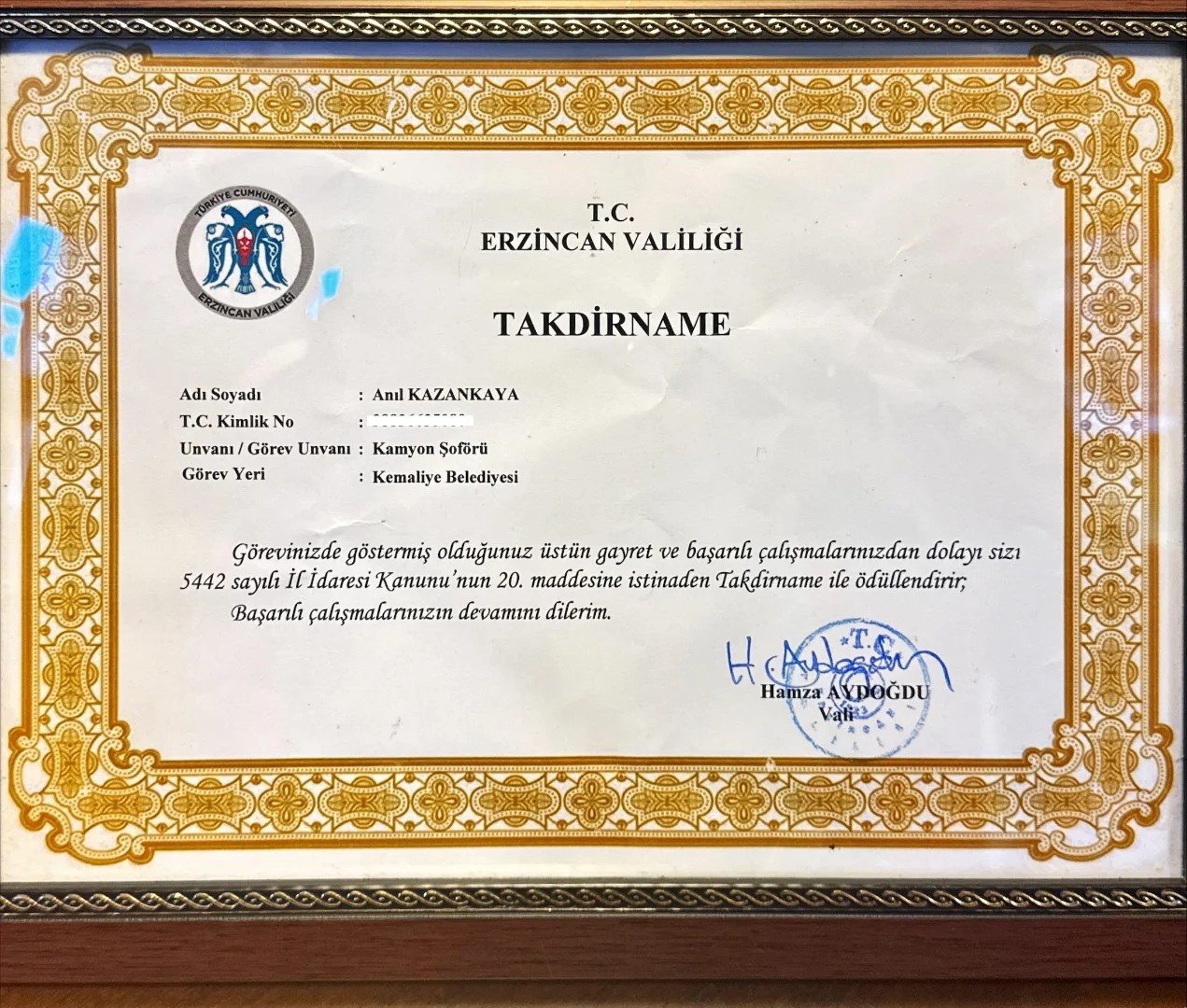 Erzincanda Başarılı Işçiye Validen Takdirname (2)