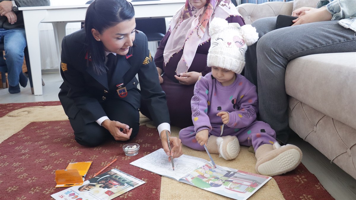 Erzincan’da Lösemi Hastası Havva’ya Jandarma Şefkati… (1)