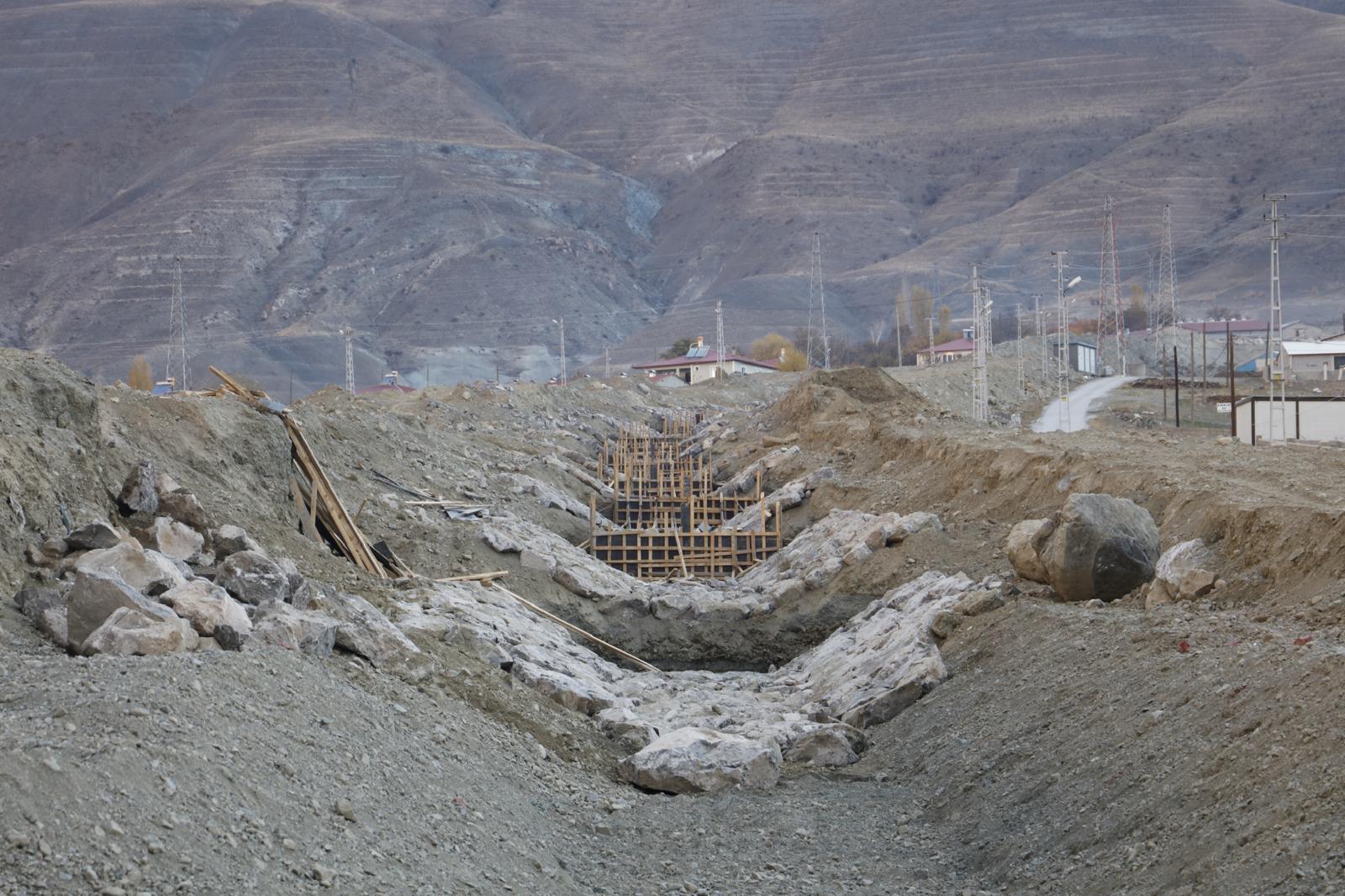 Erzincan’da O Bölgede Çok Önemli Çalışma Yapılıyor… (1)