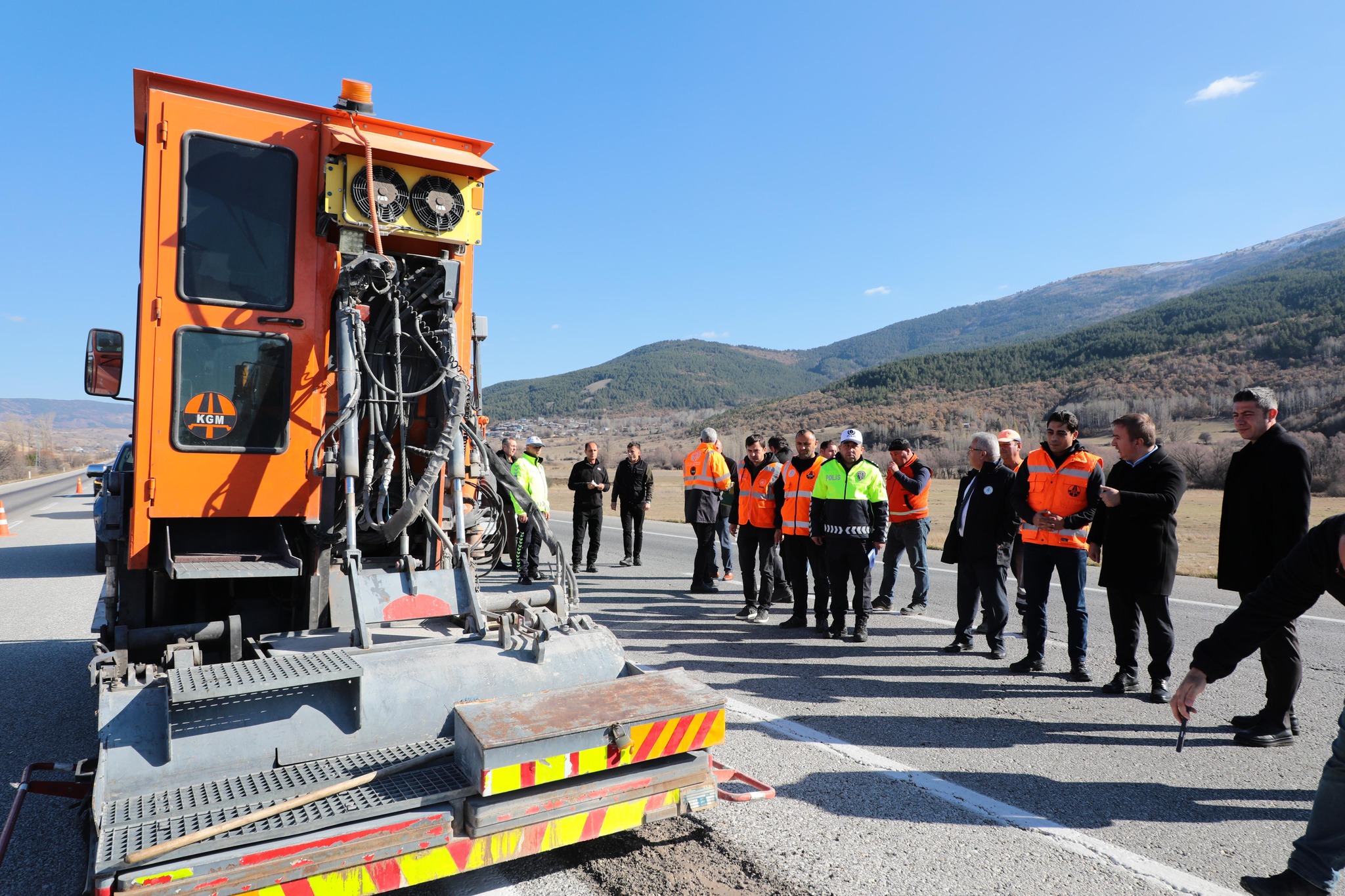 Sürekli Trafik Kazalarının Yaşandığı Refahiye Erzincan Yoluna Önlem (1)