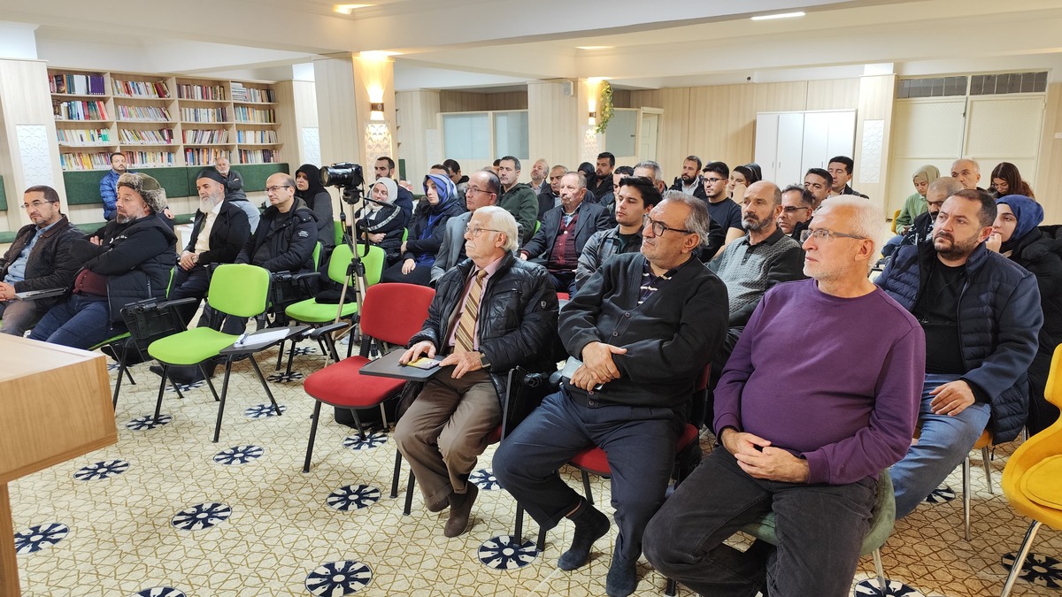 Erzincan Psikololojik Uyum  ve Sağlamlık Araştırma Derneği Başkanı Uzm. Dr. Mehmet Celal Kefeli insanın zihinsel davranışları ile ilgili konular hakkında bilgiler verdi. 3