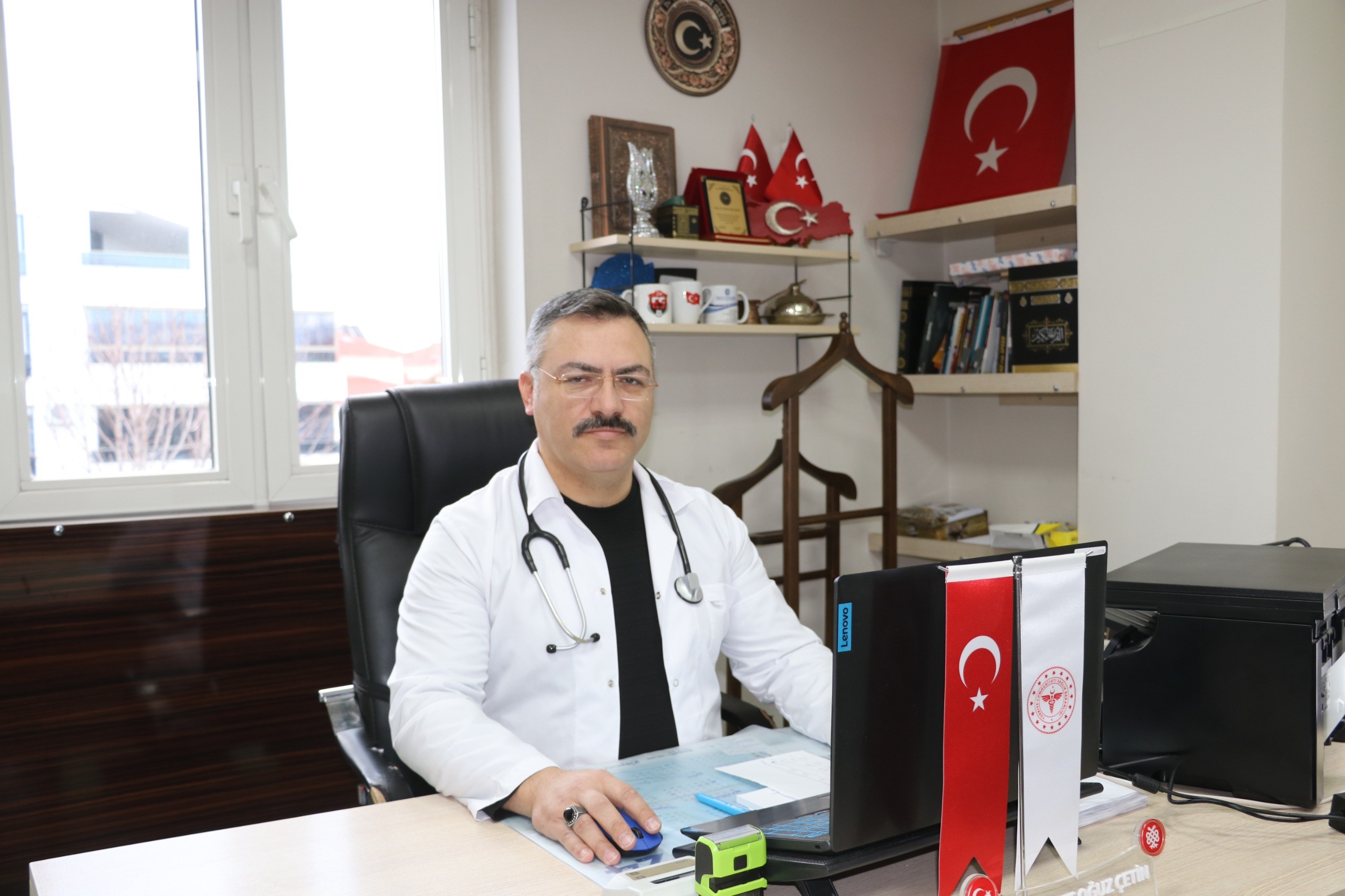 Dr. Mehmet Oğuz Çetin,