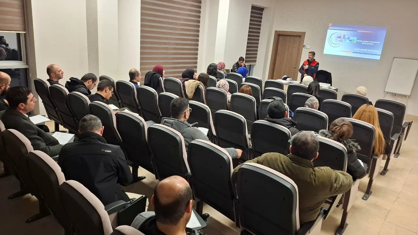 Erzincan'da Afad Gönüllüsü Eğitimleri Başladı.. (1)