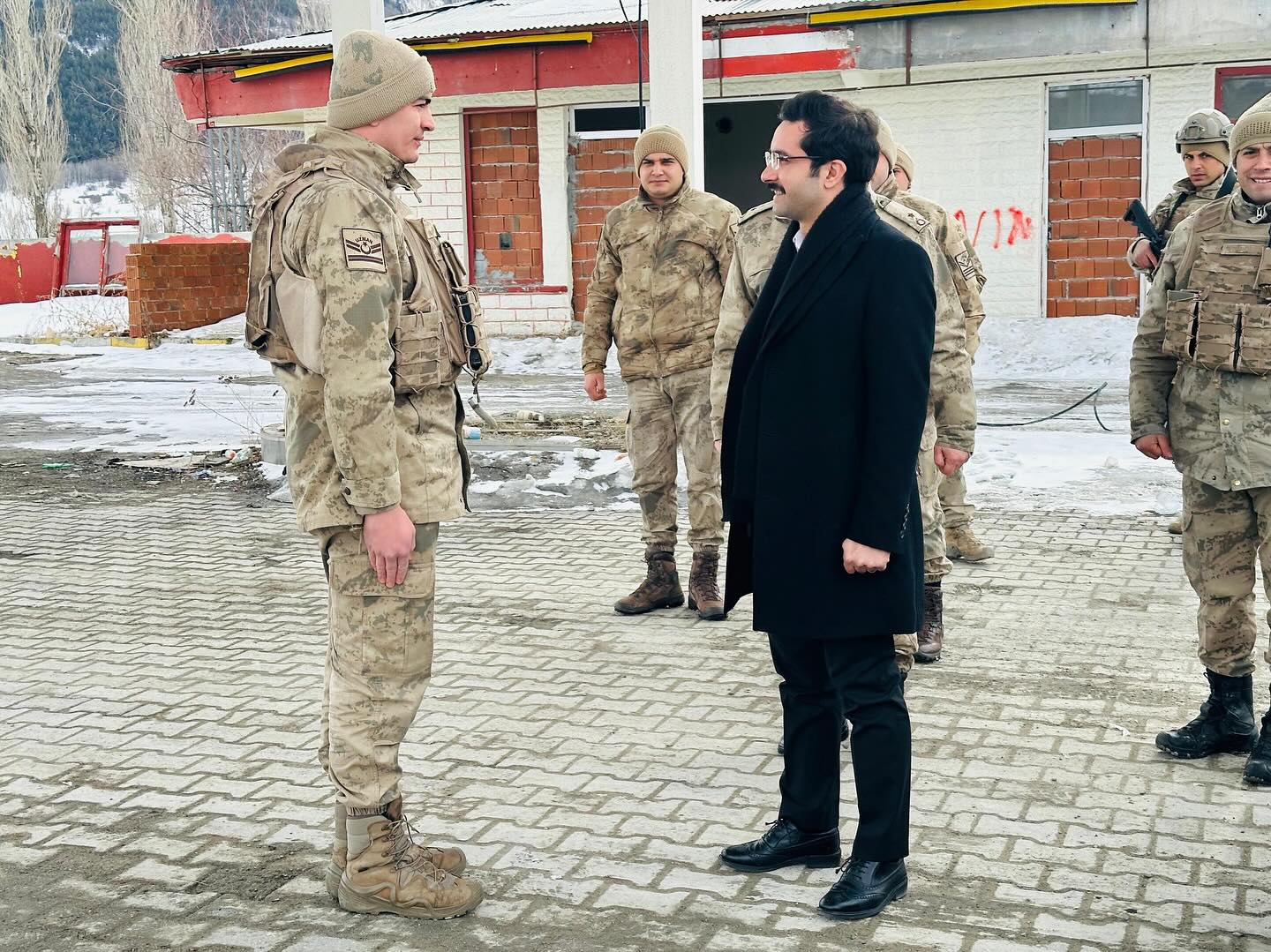 Erzincan Sivas D100 Karayolunda Güvenlik Emin Ellerde.. (2)