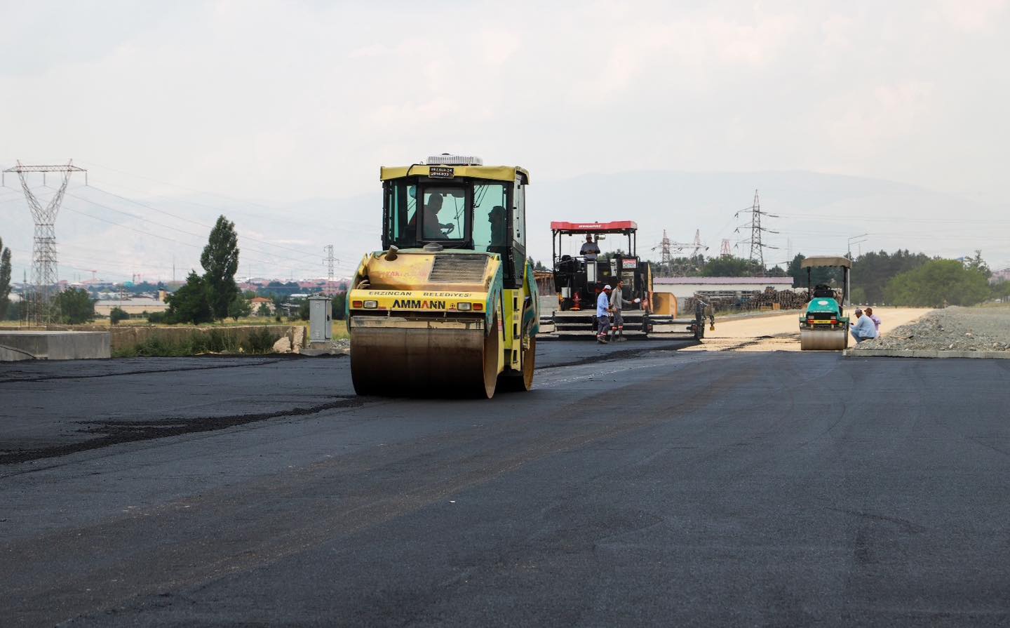 Erzincan'a 1 Yılda 20 Bin Ton Asfalt Döküldü.. (7)