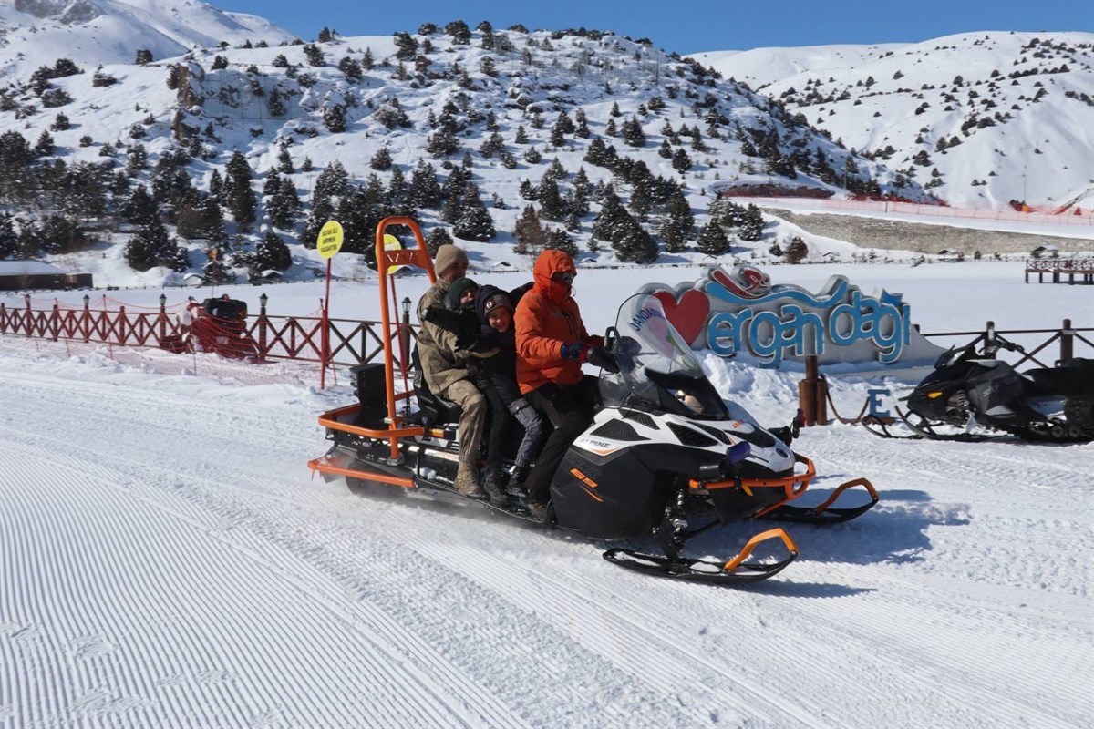 Erzincan Jandarmasından Çocuklara Tatil Gibi Bir Gün... (5)