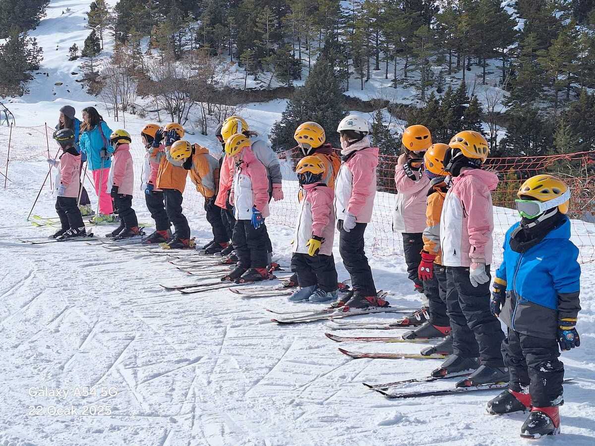 Erzincan’da! Ergan Dağı’nda Minik Kayakçılar 1