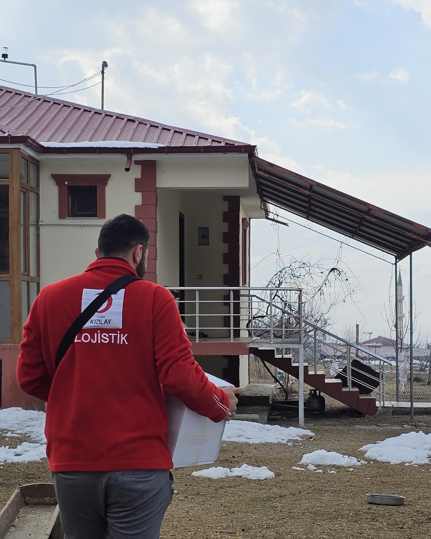 Erzincan'da Sizden Gelenler Ihtiyaç Sahiplerine Gidiyor.. (4)