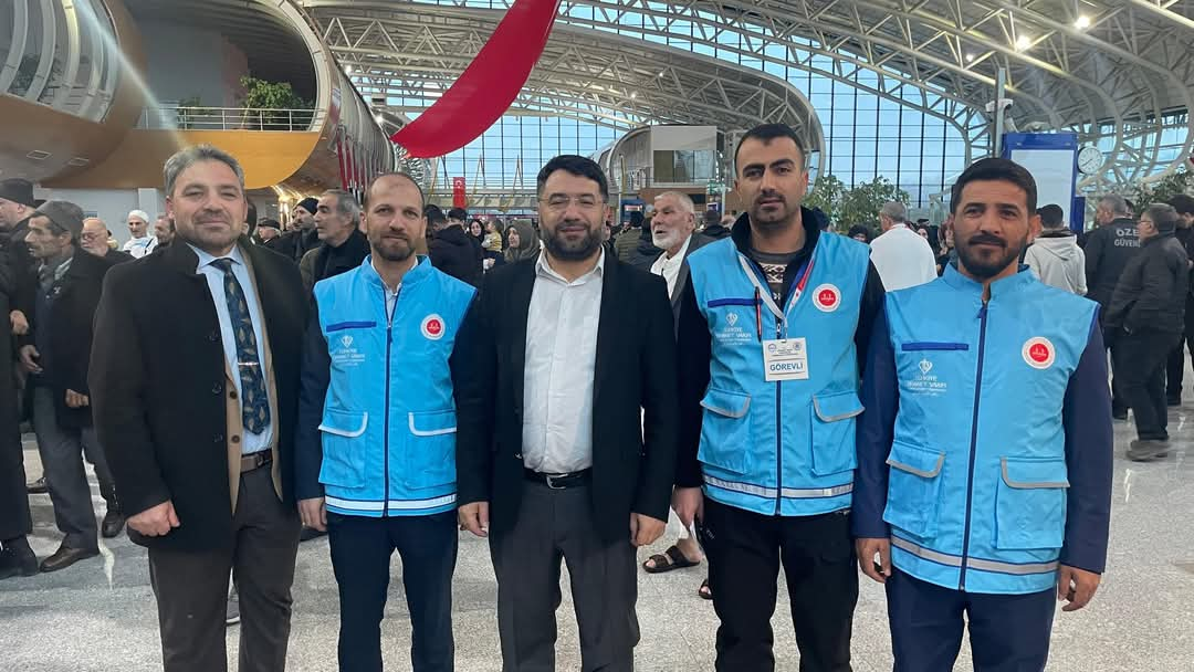 Erzincan’dan Kutsal Yolculuk! Umreciler Gözyaşları Ve Dualarla Uğurlandı 2