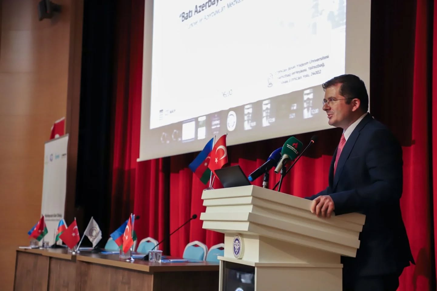 Batı Azerbaycan Meselesi Erzincanda Konuşuldu (5)