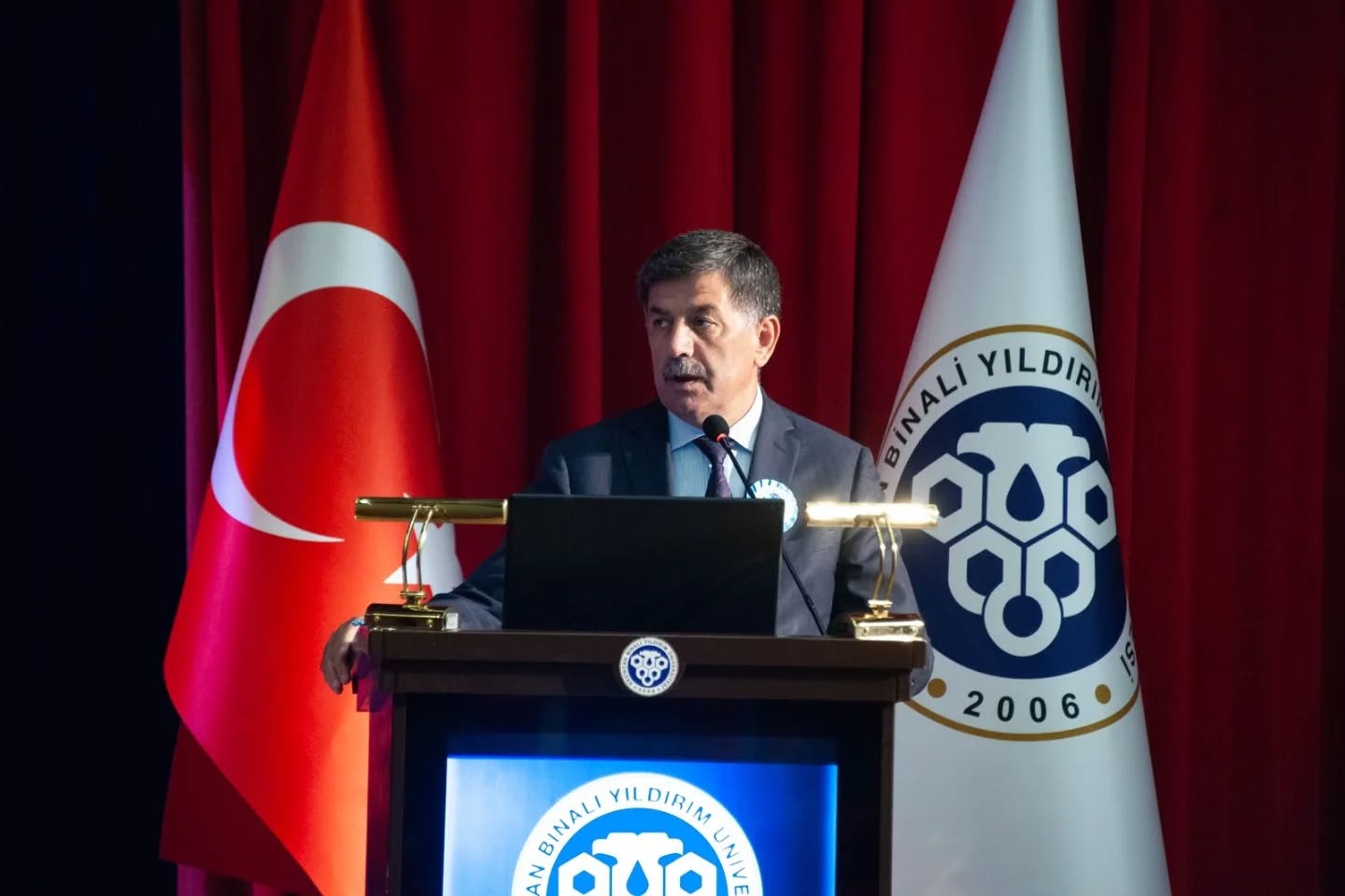 Eczacılık Fakültesi Akreditasyon Belgesi Takdim Töreni (3)