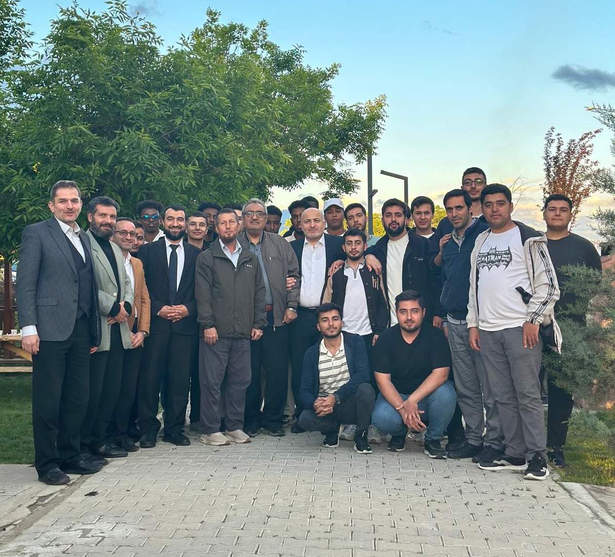 Erzincan'da Gençlere Manevi Ortamda Piknik (1)