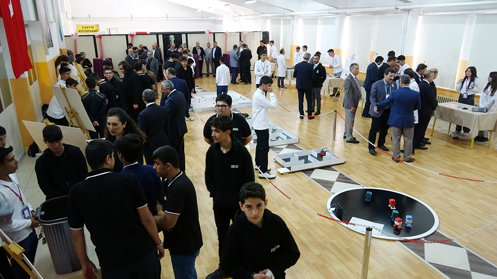 Erzincan’da T Ü B İ T A K 4006 Sergisi Açıldı 1