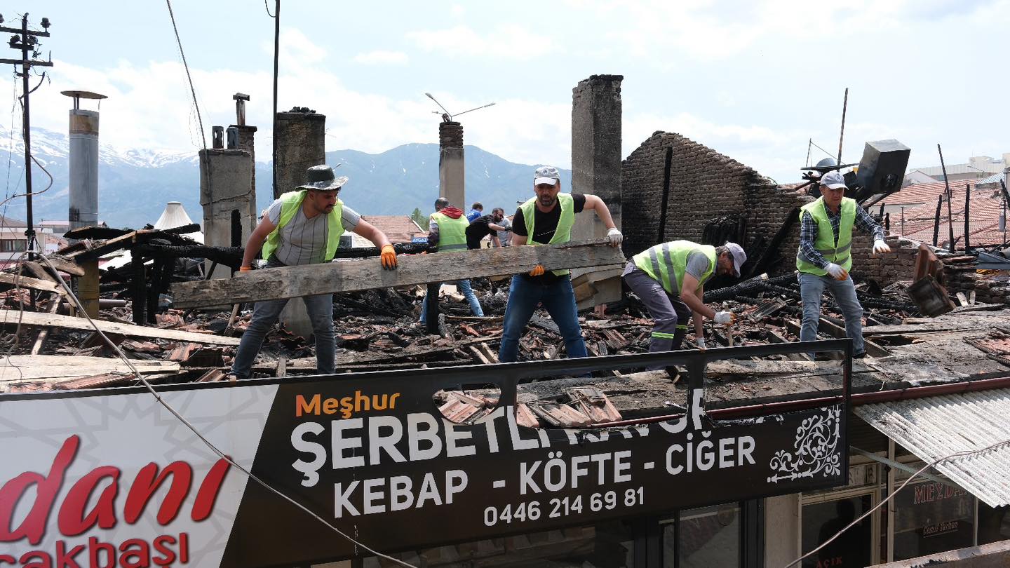 Vali Aydoğdu Yangın Sonrası Talimat Verdi 3