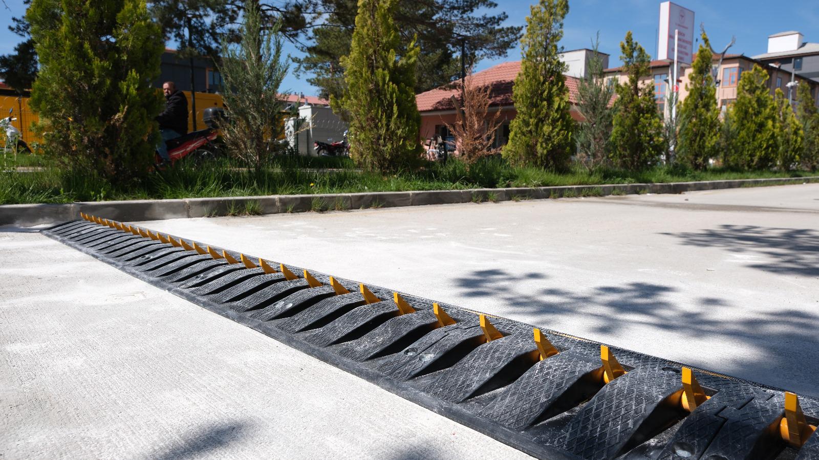 tek yönlü yollara kapan sistemi kuruldu.-1