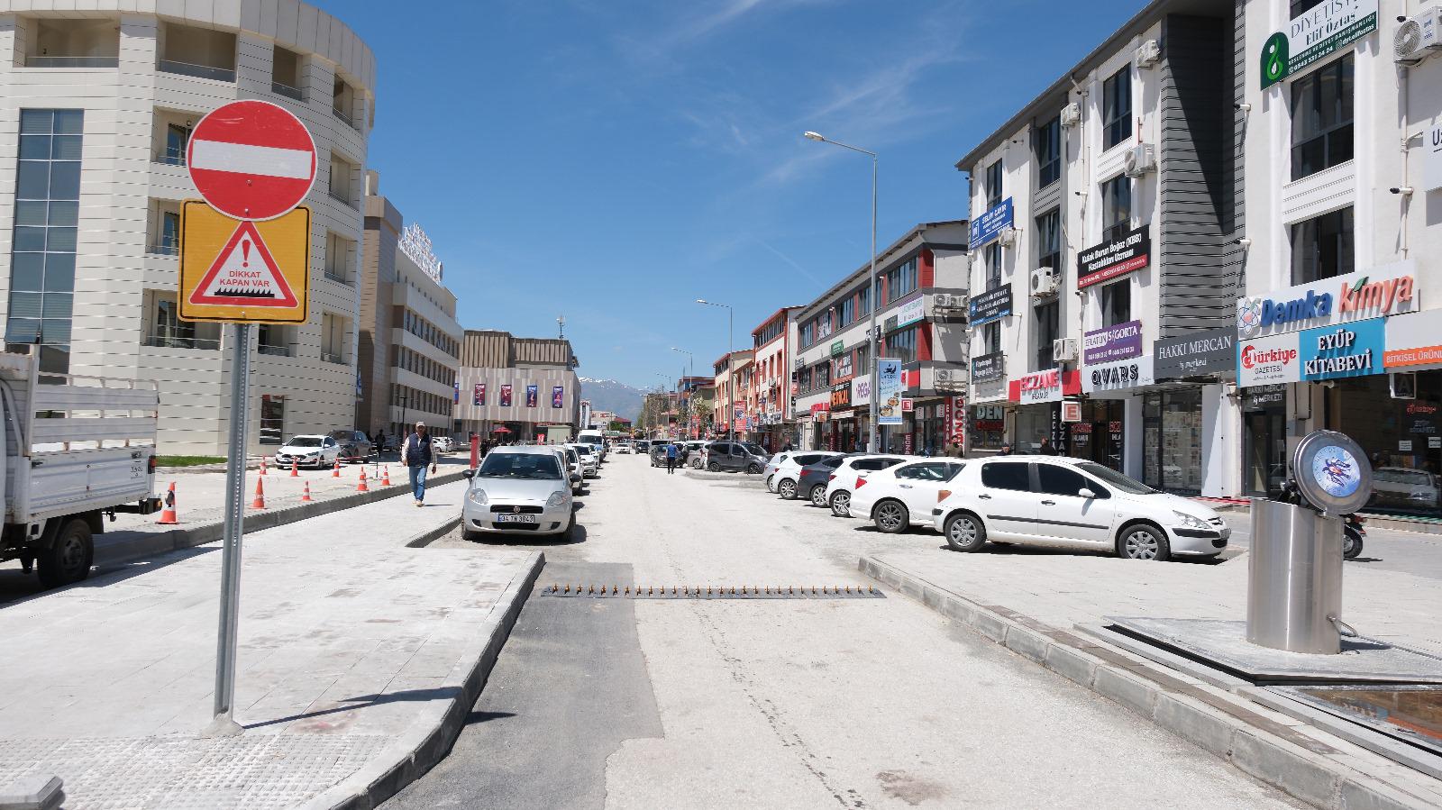 . Erzincan'da Hastane Girişine Ters Yön Önlemi: “Kapan” Sistemi Devrede!